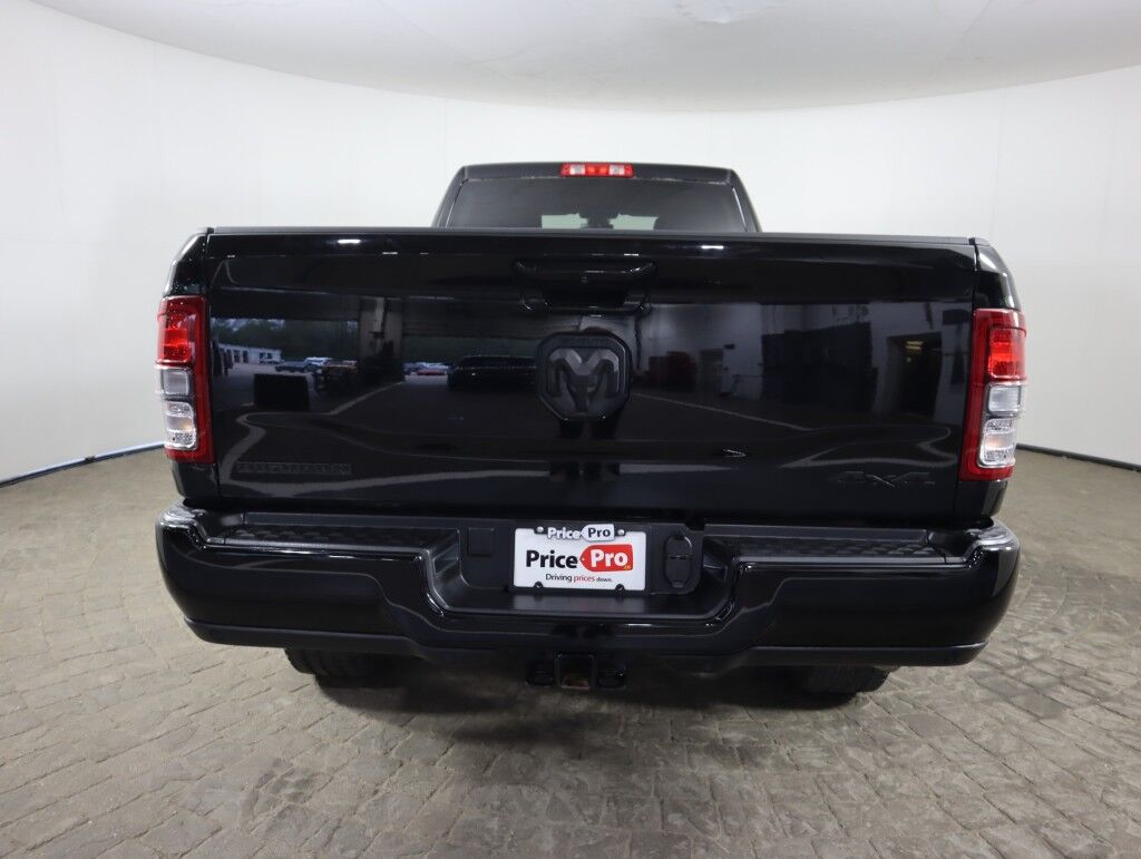 2024 Ram 3500 Big Horn 4x4 Crew Cab Night Edition Diesel Long bed Maumee OH