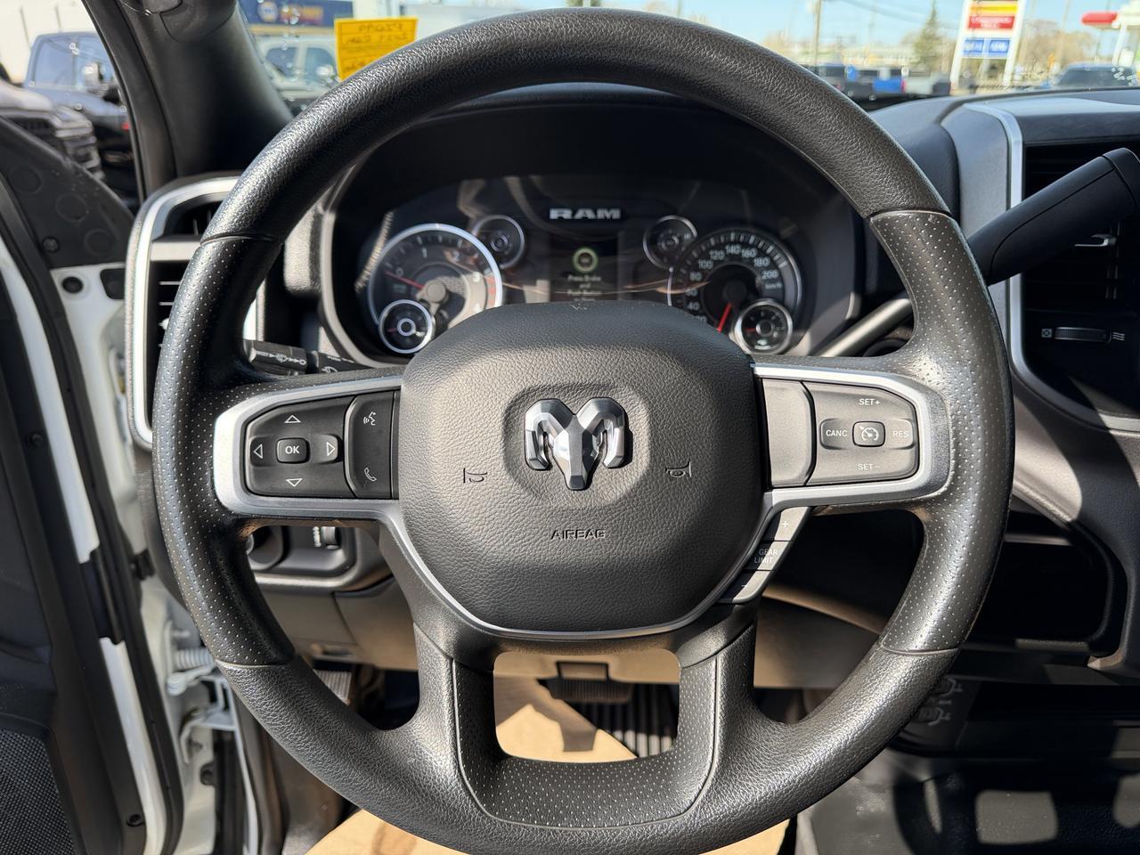 2024 Ram 3500 Big Horn Crew Cab 4x4 | Cummins Turbo Diesel | 8ft Long Box | Low KMs | Remote Start | Backup Camera Redwater AB