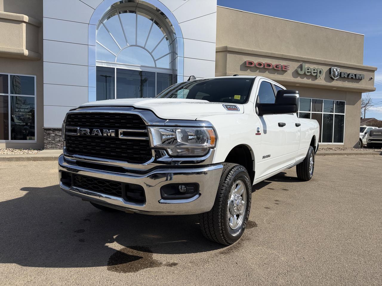 2024 Ram 3500 Big Horn Crew Cab 4x4 | Cummins Turbo Diesel | 8ft Long Box | Low KMs | Remote Start | Backup Camera Redwater AB
