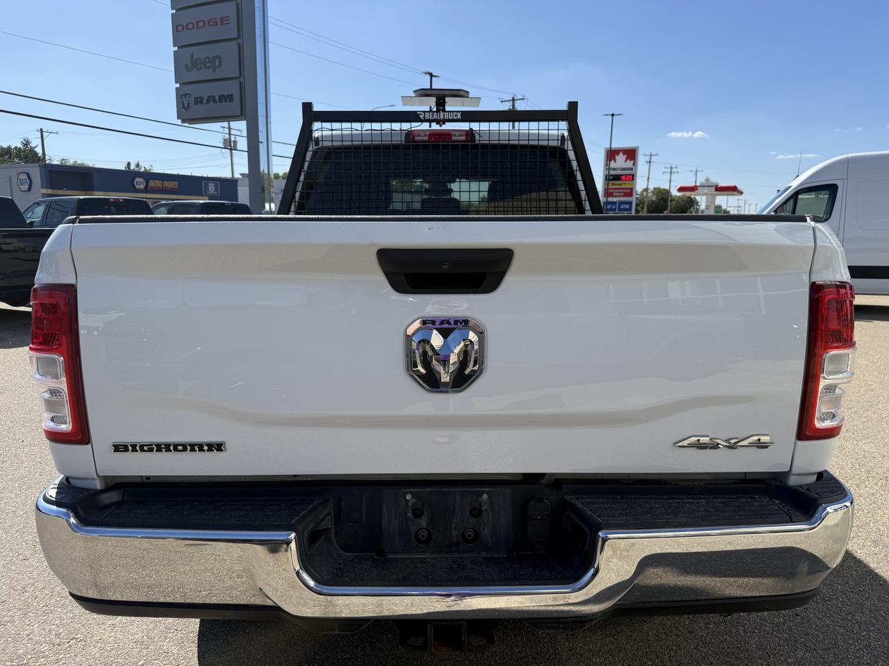 2024 Ram 3500 Big Horn Crew Cab 4x4 | HEMI V8 | 18IN Wheels | Low KMs | Diesel Grey Black Interior Redwater AB