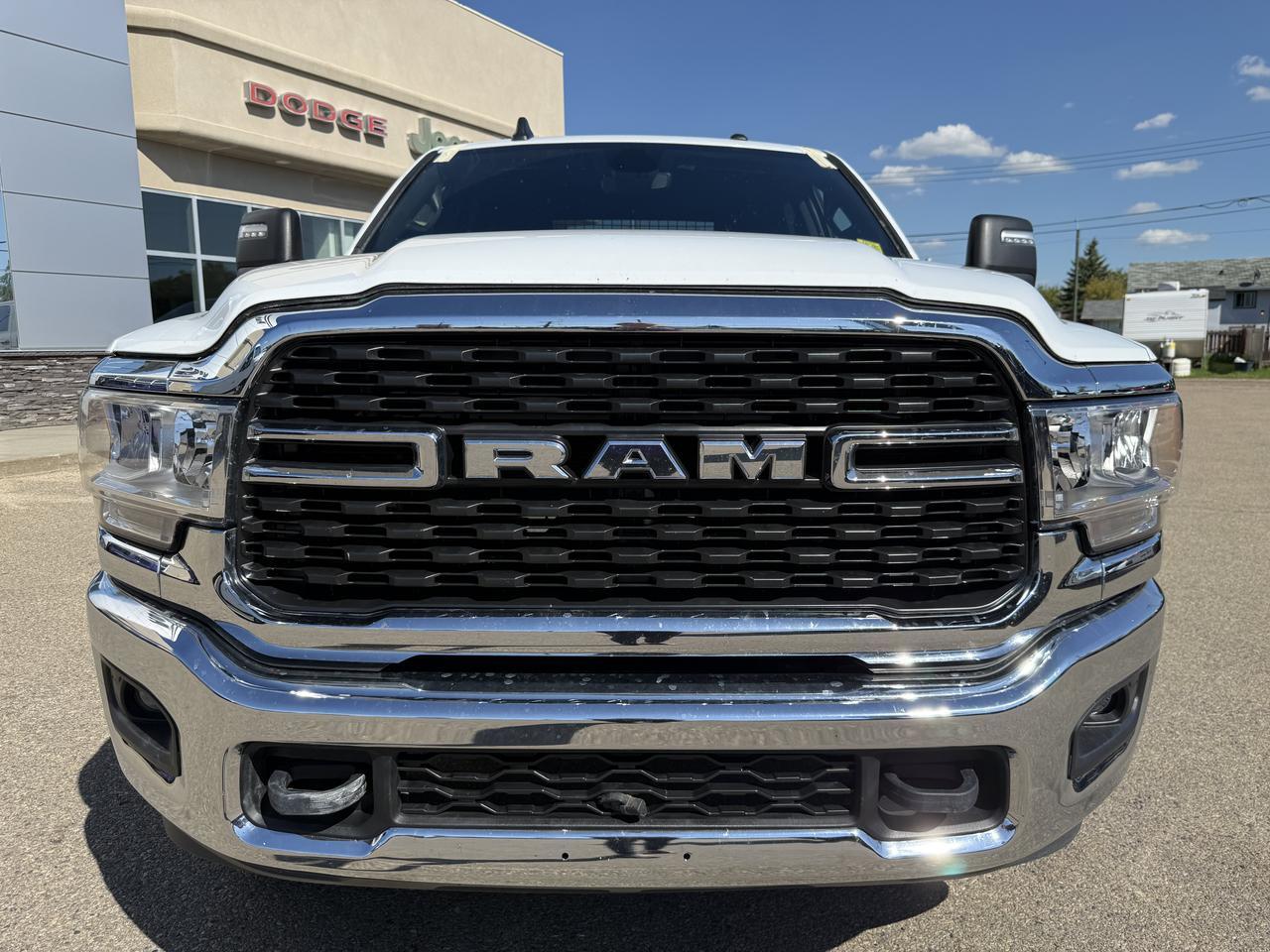 2024 Ram 3500 Big Horn Crew Cab 4x4 | HEMI V8 | 18IN Wheels | Low KMs | Diesel Grey Black Interior Redwater AB