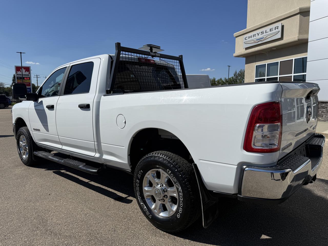 2024 Ram 3500 Big Horn Crew Cab 4x4 | HEMI V8 | 18IN Wheels | Low KMs | Diesel Grey Black Interior Redwater AB