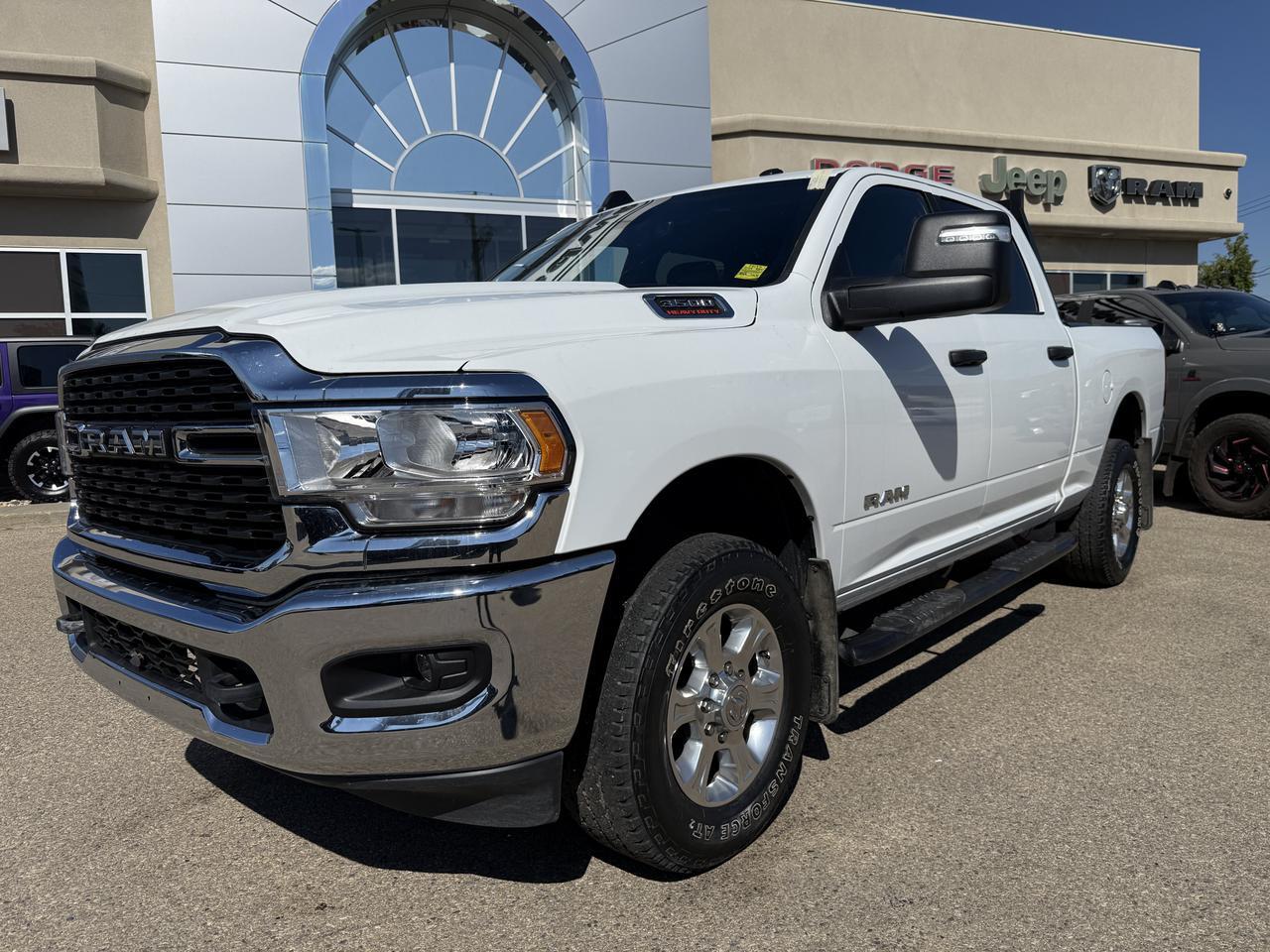 2024 Ram 3500 Big Horn Crew Cab 4x4 | HEMI V8 | 18IN Wheels | Low KMs | Diesel Grey Black Interior Redwater AB