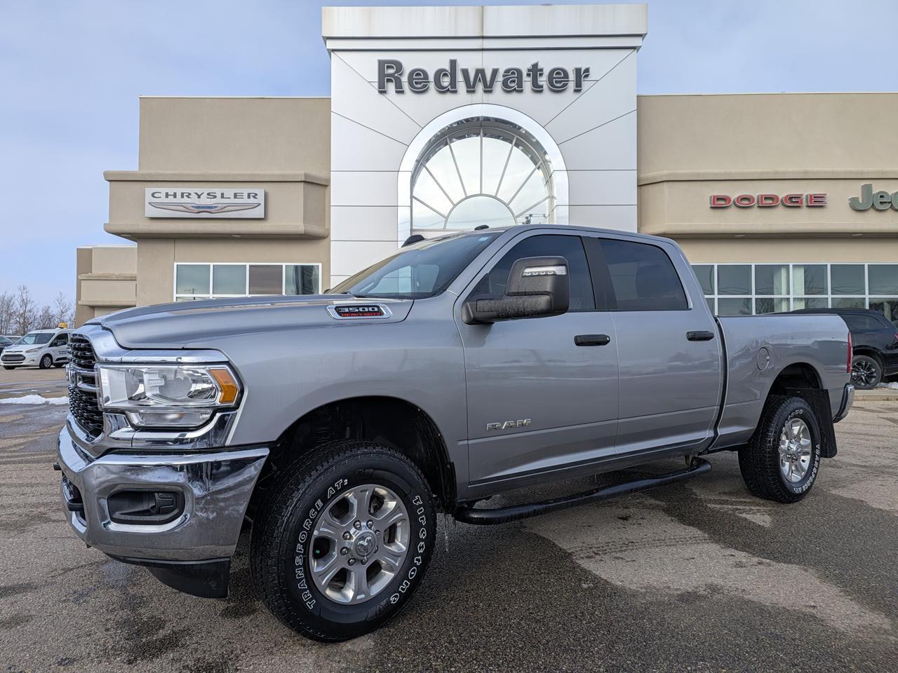 2024 Ram 3500 Big Horn Crew Cab 4x4 | HEMI V8 | Low KMs | Premium Cloth Seating | Front Bench | 18IN Wheels