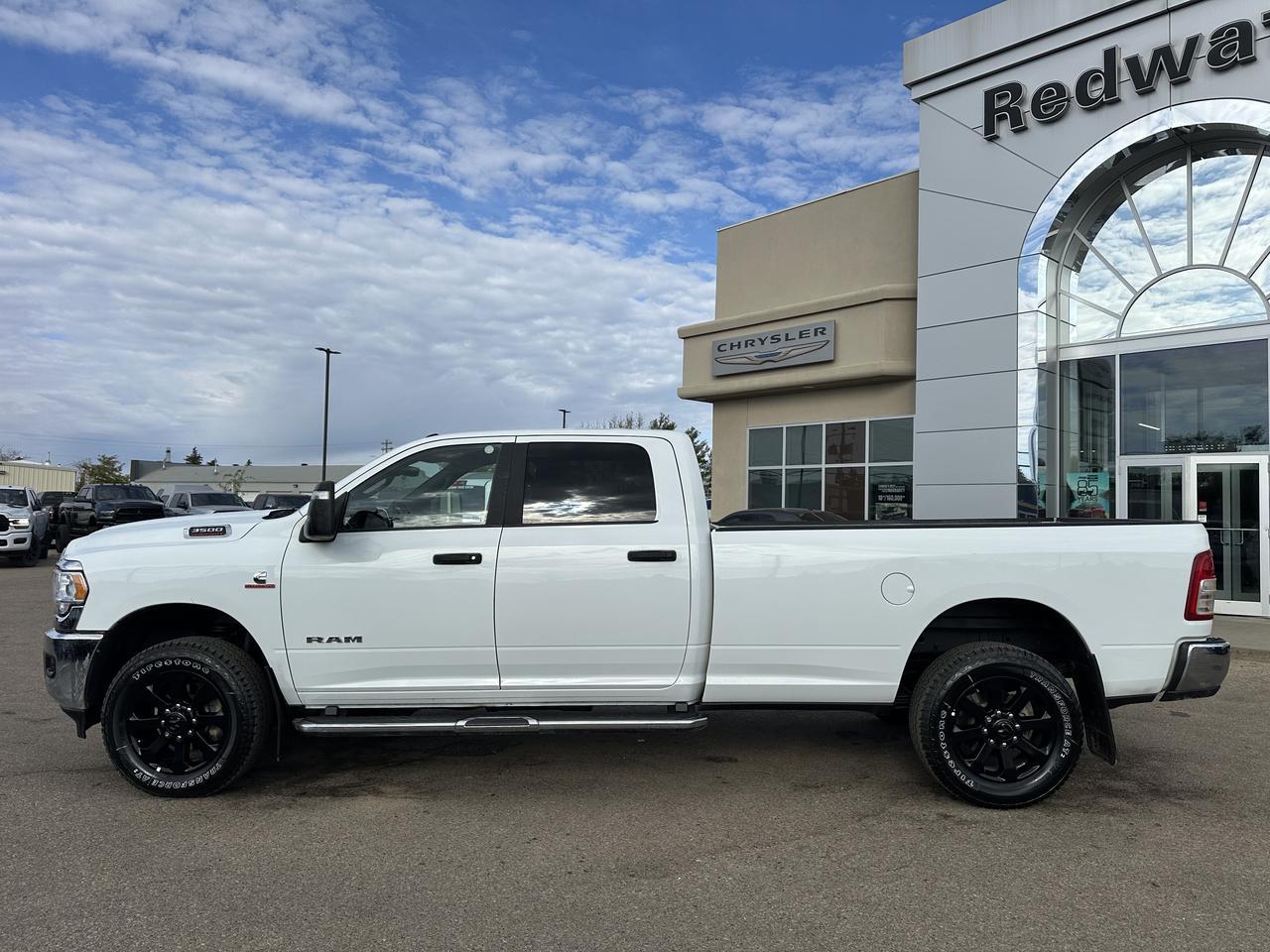 2024 Ram 3500 Big Horn Crew Cab 4x4 | Low KMs | Cummins Diesel | Remote Start | NAV | Backup Camera Redwater AB