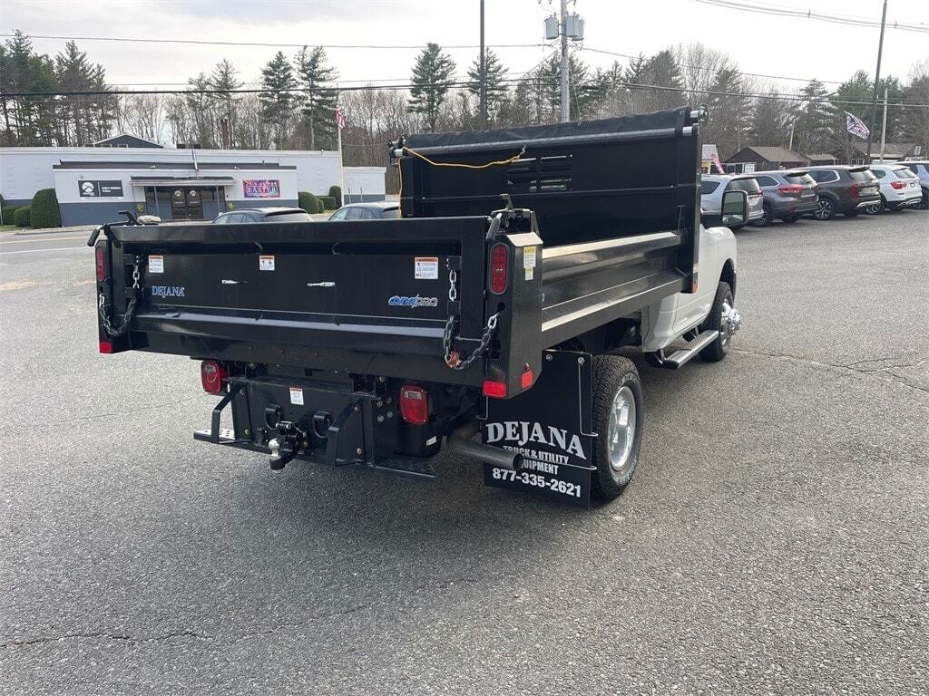 2024 Ram 3500 Chassis Cab 3500 TRADESMAN CHASSIS REGULAR CAB 4X4 60&#39; CA Orange MA