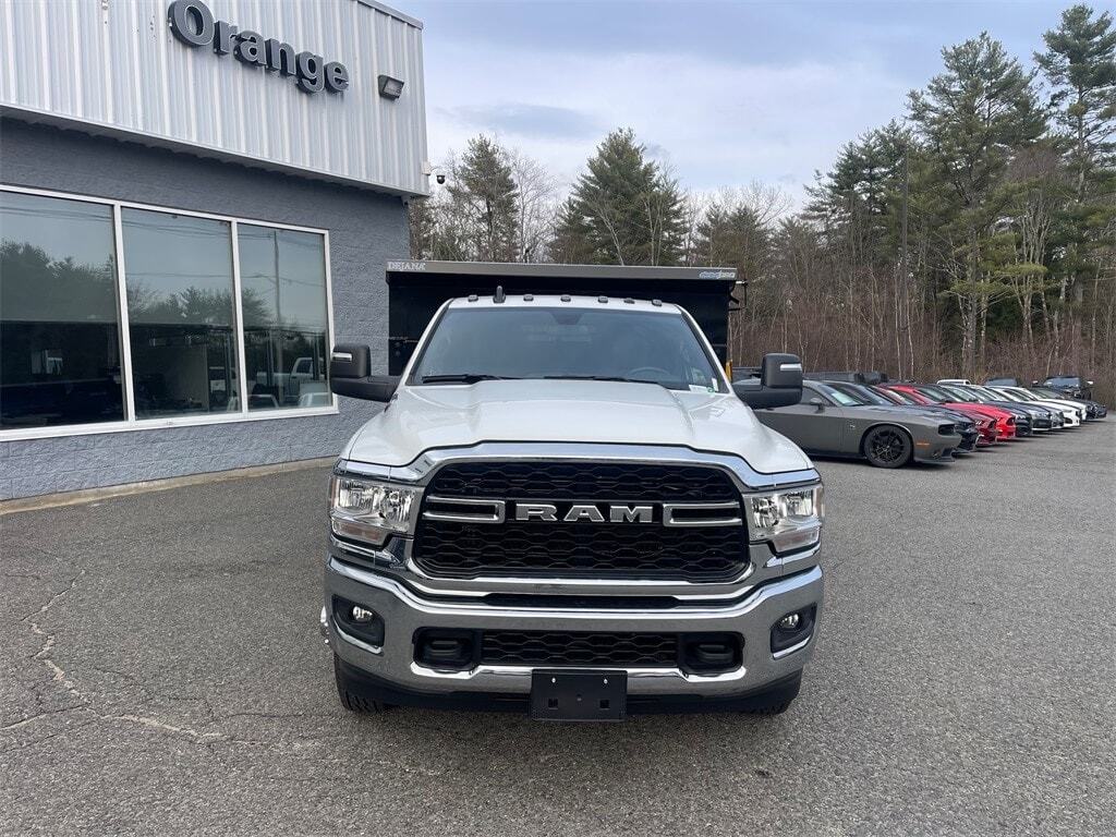 2024 Ram 3500 Chassis Cab 3500 TRADESMAN CHASSIS REGULAR CAB 4X4 60&#39; CA Orange MA