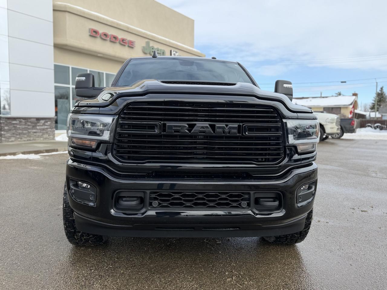 2024 Ram 3500 Laramie Night Mega Cab 4x4 | Low KMs | Cummins Diesel | 12IN UConnect | NAV | Leather | Sunroof Redwater AB