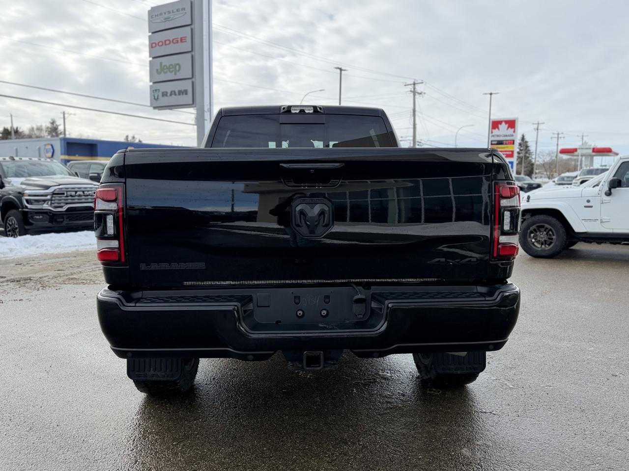 2024 Ram 3500 Laramie Night Mega Cab 4x4 | Low KMs | Cummins Diesel | 12IN UConnect | NAV | Leather | Sunroof Redwater AB