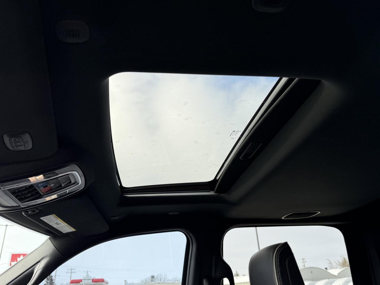 2024 Ram 3500 Laramie Night Mega Cab 4x4 | Low KMs | Cummins Diesel | 12IN UConnect | NAV | Leather | Sunroof Redwater AB