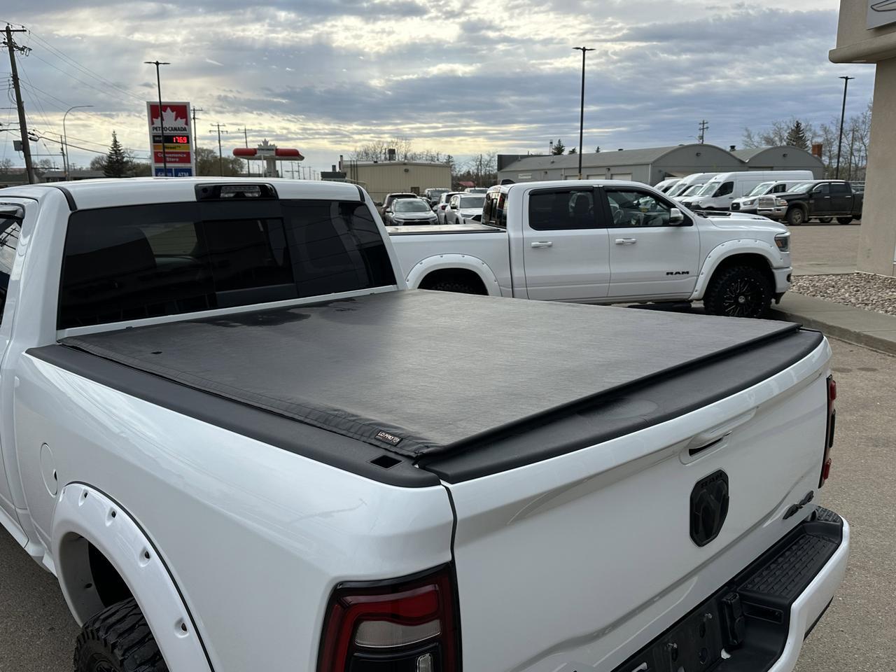2024 Ram 3500 Limited | Fuel Wheels | AISIN Trans | 5th Wheel Prep | Rear Auto Level | Limited Lvl 1 | 360 Camer Redwater AB