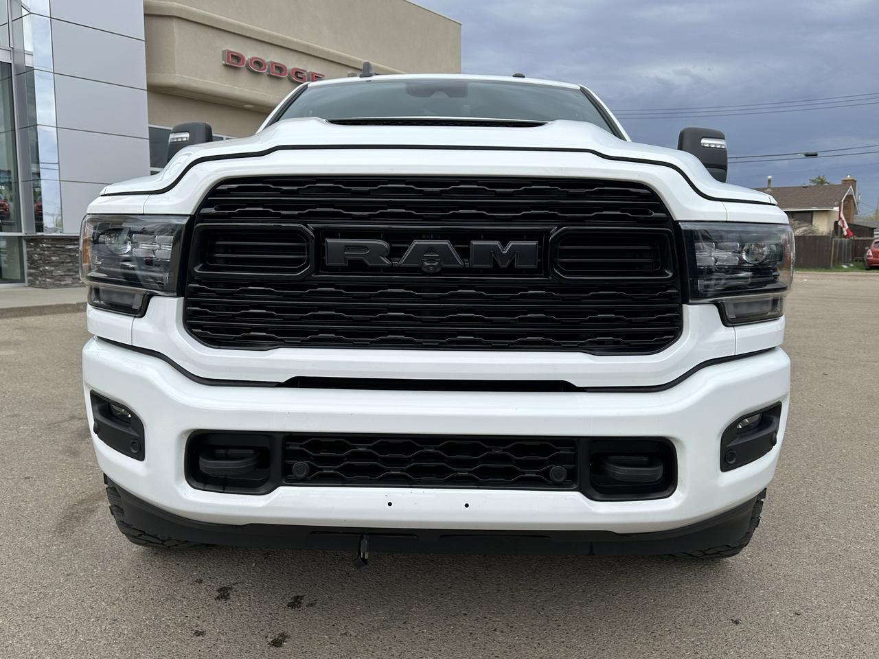 2024 Ram 3500 Limited | Fuel Wheels | AISIN Trans | 5th Wheel Prep | Rear Auto Level | Limited Lvl 1 | 360 Camer Redwater AB