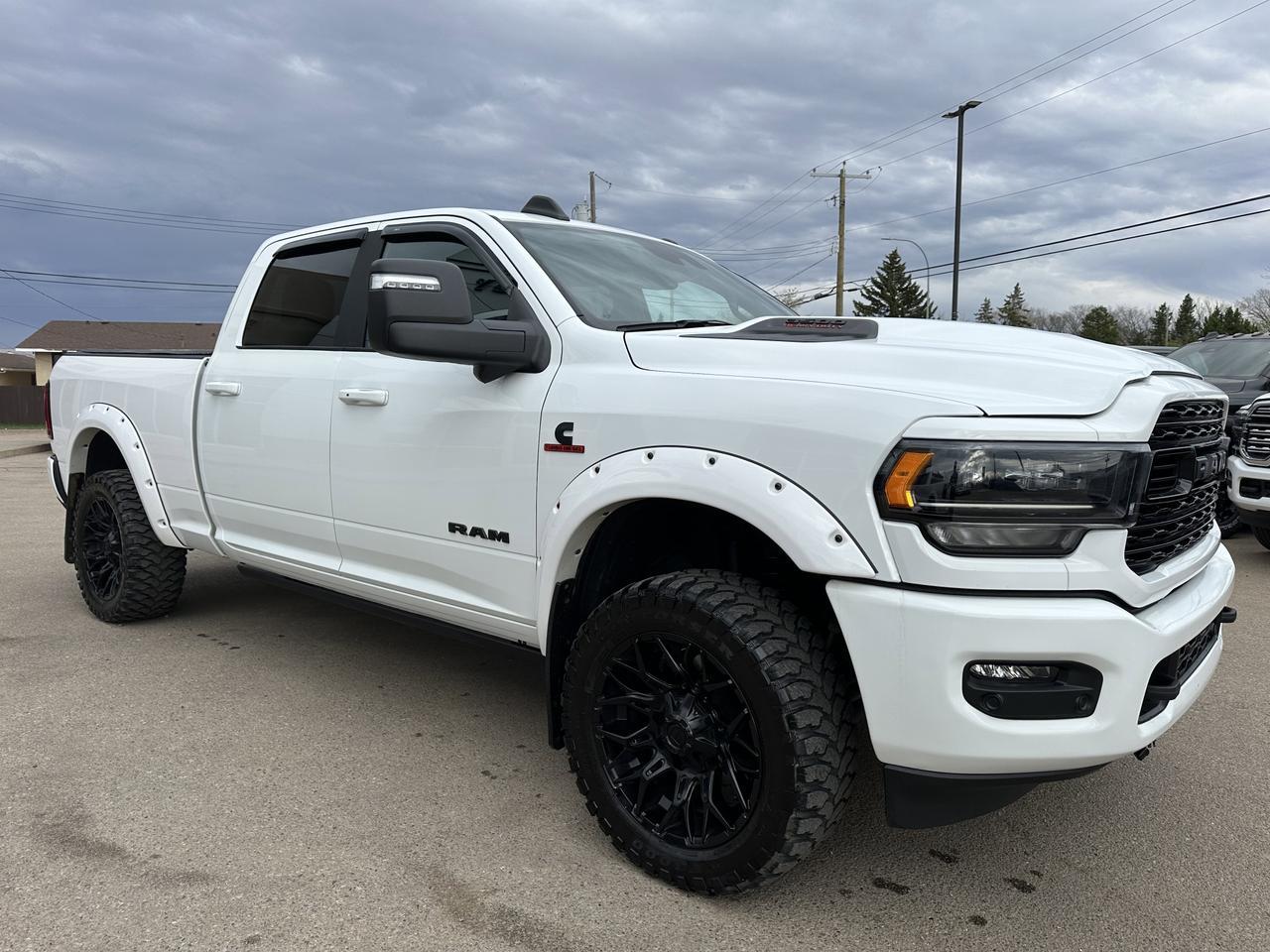 2024 Ram 3500 Limited | Fuel Wheels | AISIN Trans | 5th Wheel Prep | Rear Auto Level | Limited Lvl 1 | 360 Camer Redwater AB