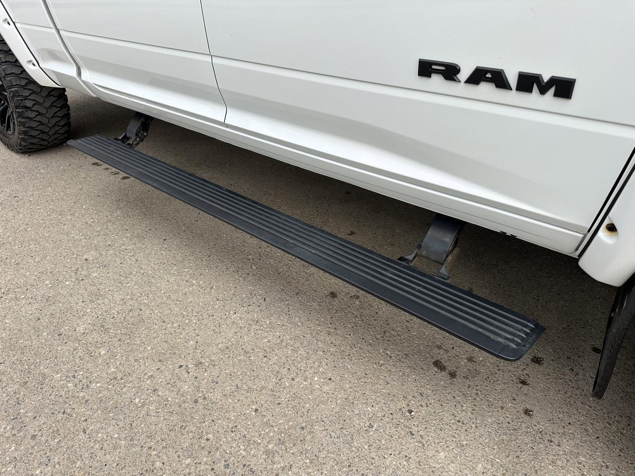 2024 Ram 3500 Limited | Fuel Wheels | AISIN Trans | 5th Wheel Prep | Rear Auto Level | Limited Lvl 1 | 360 Camer Redwater AB