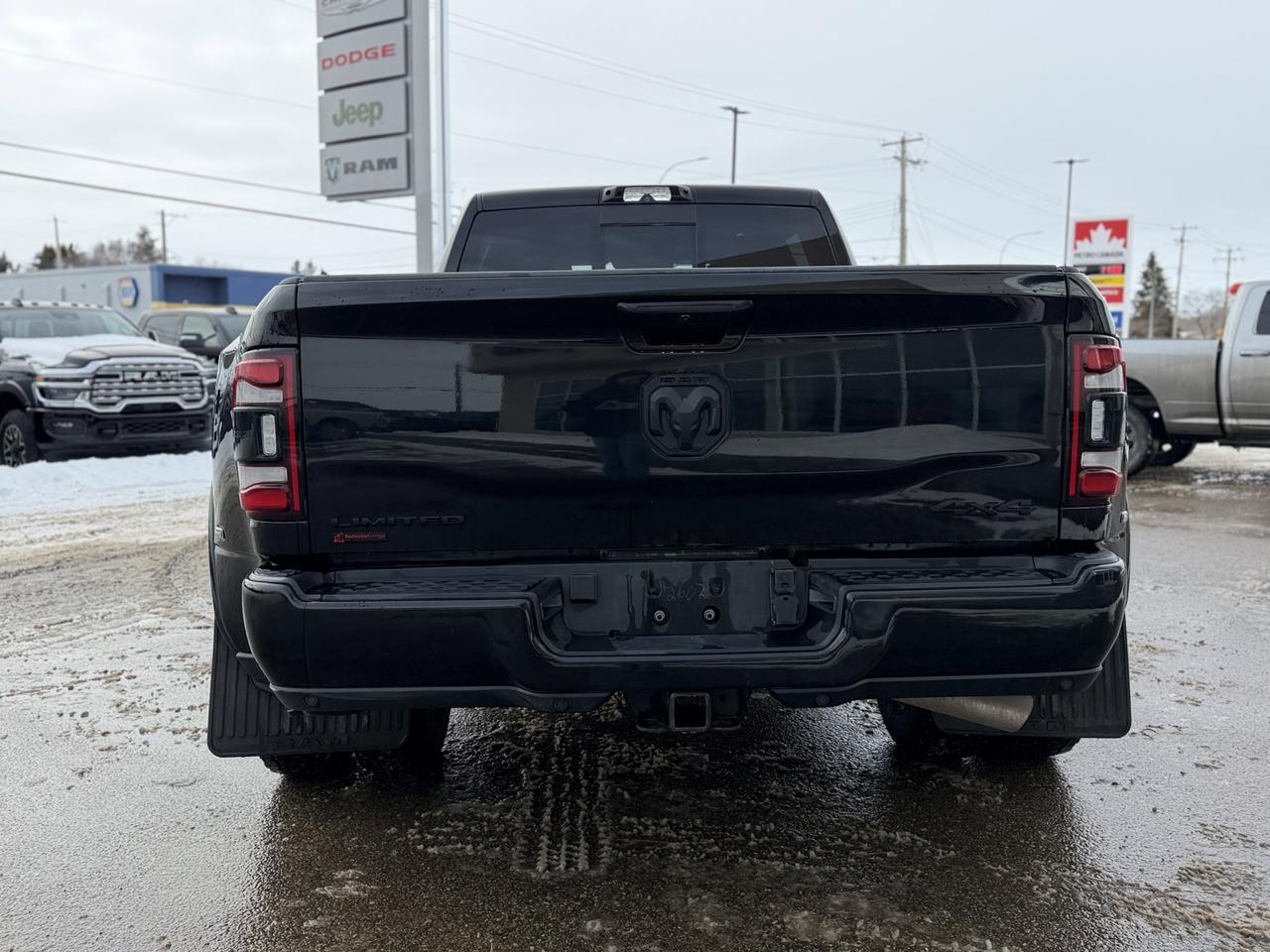 2024 Ram 3500 Limited | Night Edition | Aisin | 5th Wheel Prep | 360 Camera | Power Boards | Sun Roof | Dually Redwater AB