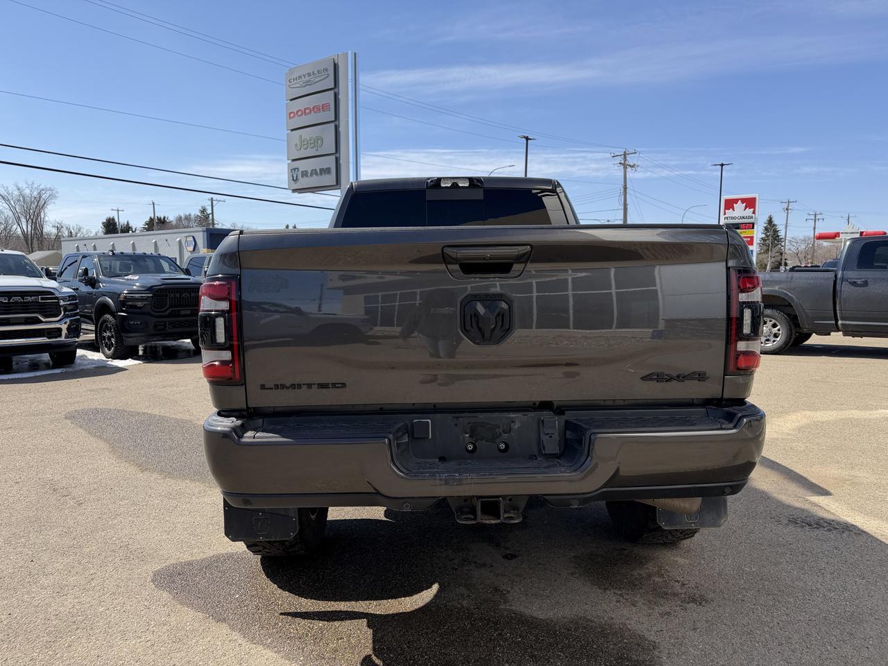 2024 Ram 3500 Limited 4x4 Crew Cab | Cummins Turbo Diesel | Night Edition | 12IN NAV | 17-Speaker Harman Kardon Redwater AB