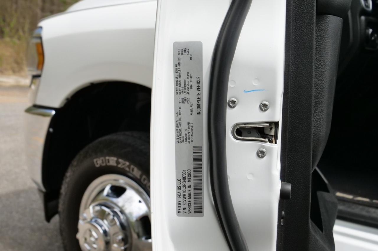 2024 Ram 3500 SLT 4X4 / DRW / Reading SL Service Body / AISIN / Diesel! Lincolnton NC