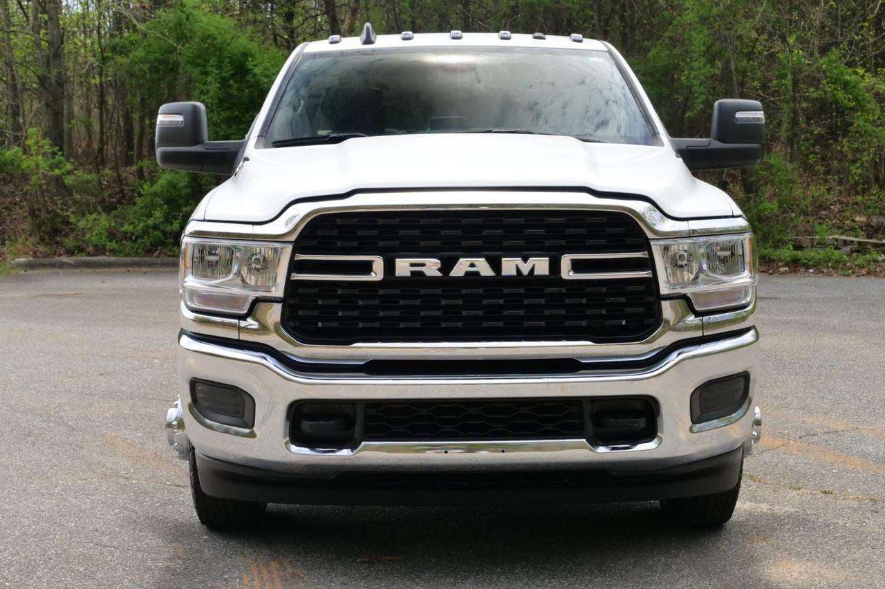 2024 Ram 3500 SLT 4X4 / DRW / Reading SL Service Body / AISIN / Diesel! Lincolnton NC