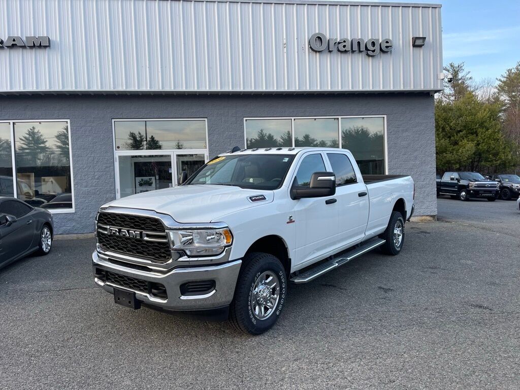 2024 Ram 3500 TRADESMAN CREW CAB 4X4 8&#39; BOX Orange MA