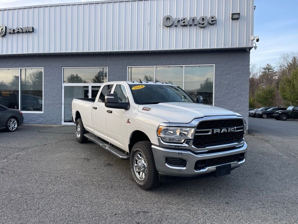 2024 Ram 3500 TRADESMAN CREW CAB 4X4 8&#39; BOX Orange MA