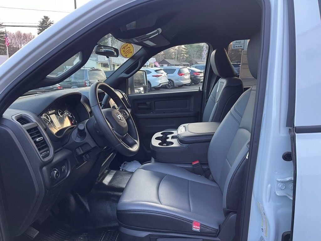 2024 Ram 3500 TRADESMAN CREW CAB 4X4 8&#39; BOX Orange MA