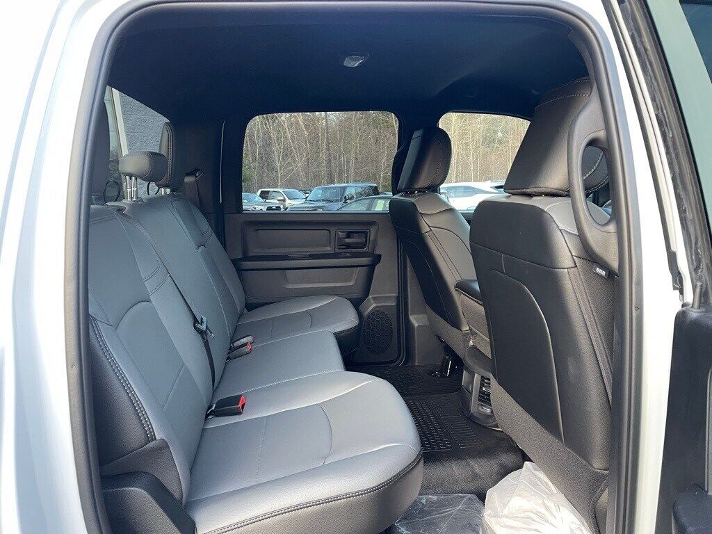 2024 Ram 3500 TRADESMAN CREW CAB 4X4 8&#39; BOX Orange MA