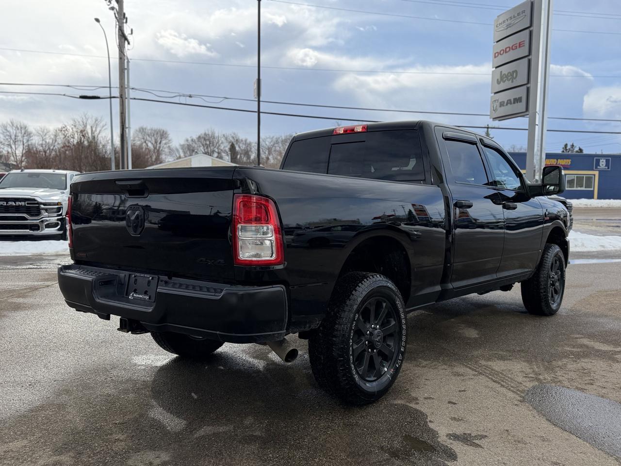 2024 Ram 3500 Tradesman Crew Cab 4X4 | 6.7L Cummins | 5th Wheel | Tradesman Level 2 Equip Pkg Redwater AB