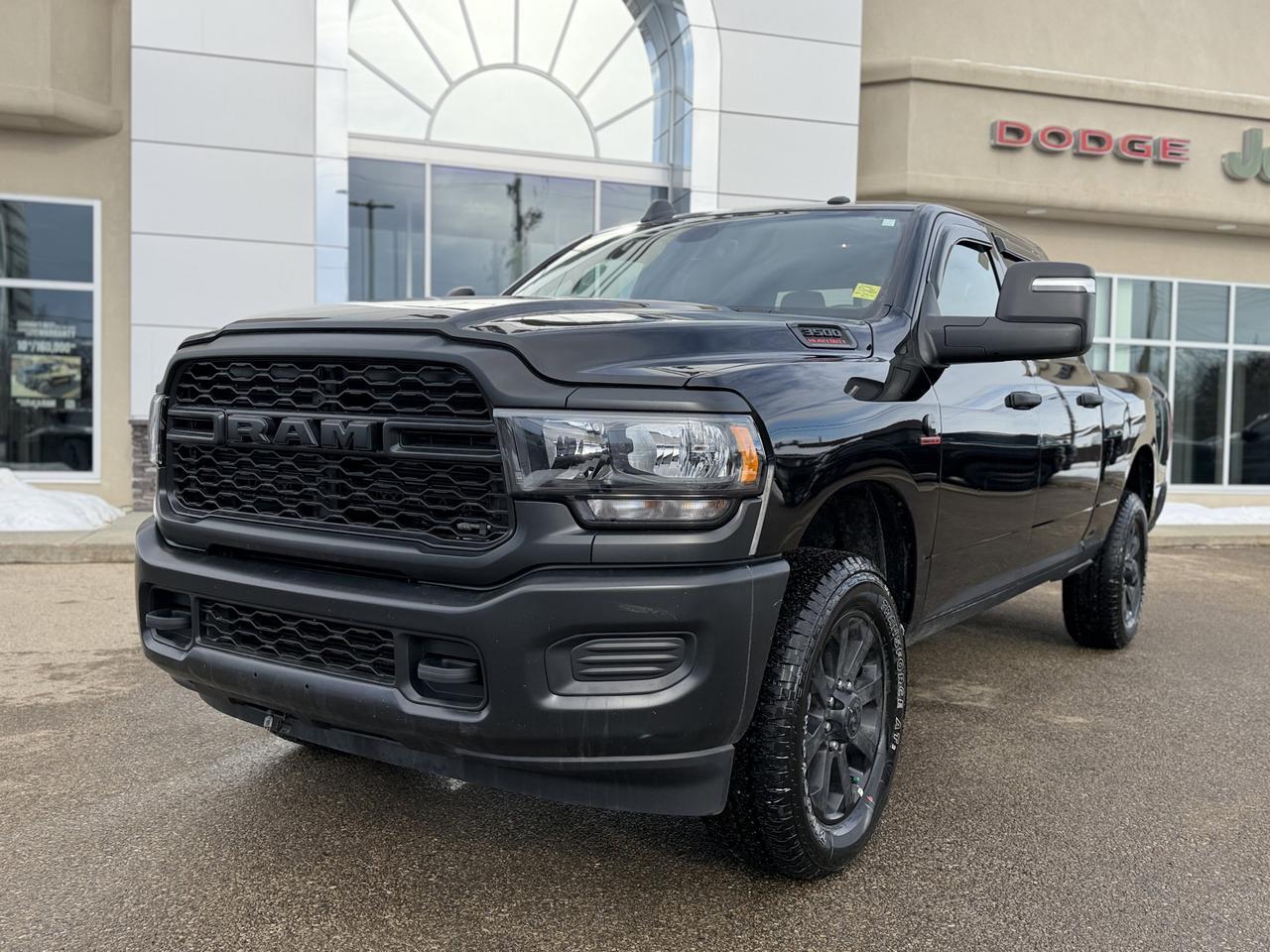 2024 Ram 3500 Tradesman Crew Cab 4X4 | 6.7L Cummins | 5th Wheel | Tradesman Level 2 Equip Pkg Redwater AB