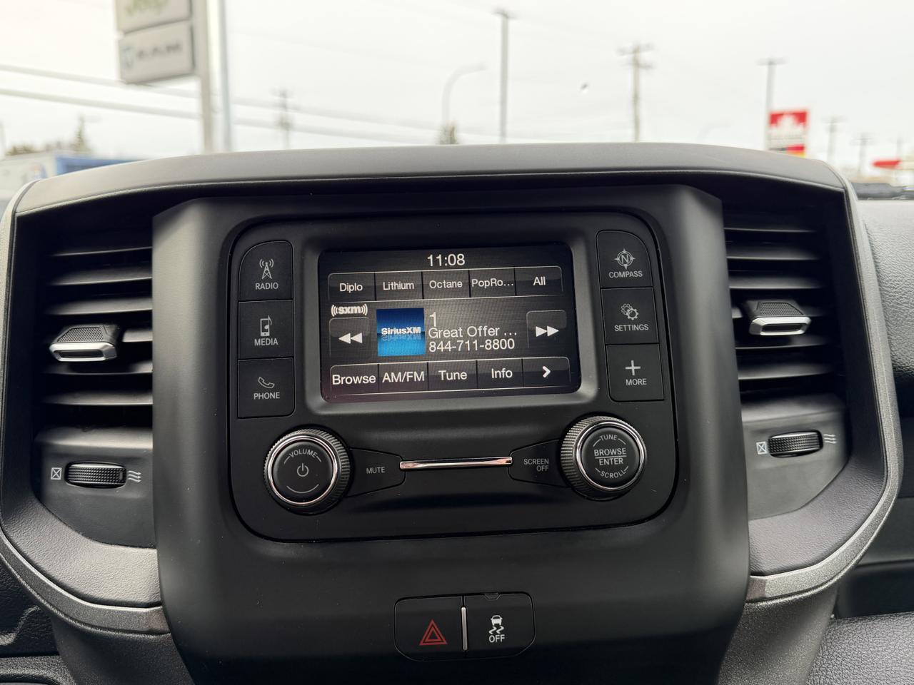 2024 Ram 3500 Tradesman Crew Cab 4X4 | 6.7L Cummins | 5th Wheel | Tradesman Level 2 Equip Pkg Redwater AB