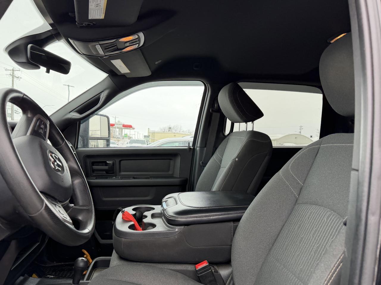 2024 Ram 3500 Tradesman Crew Cab 4X4 | 6.7L Cummins | 5th Wheel | Tradesman Level 2 Equip Pkg Redwater AB