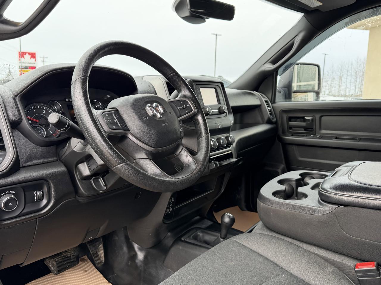 2024 Ram 3500 Tradesman Crew Cab 4X4 | 6.7L Cummins | 5th Wheel | Tradesman Level 2 Equip Pkg Redwater AB