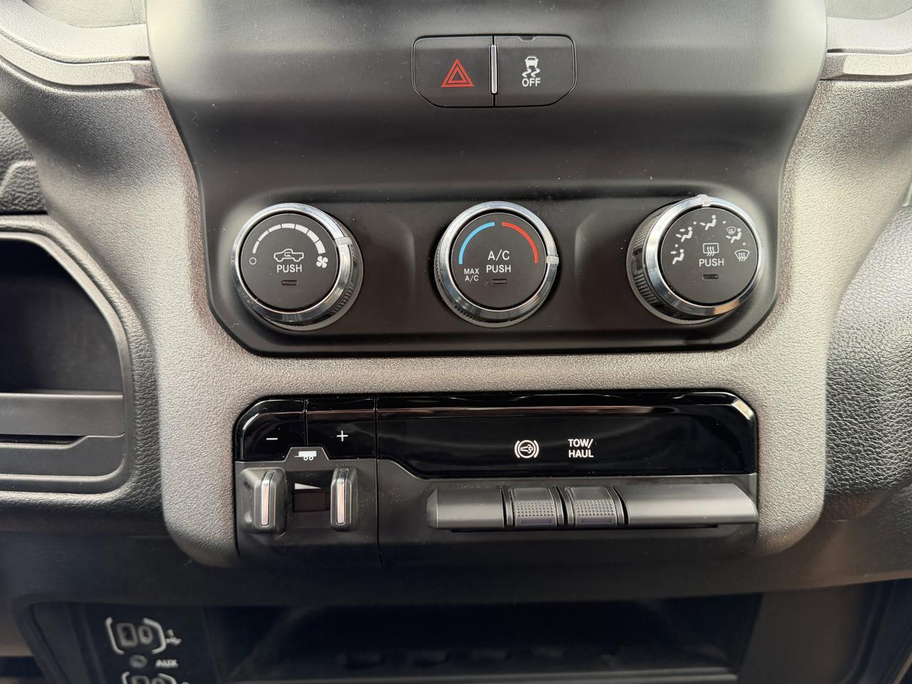 2024 Ram 3500 Tradesman Crew Cab 4X4 | 6.7L Cummins | 5th Wheel | Tradesman Level 2 Equip Pkg Redwater AB