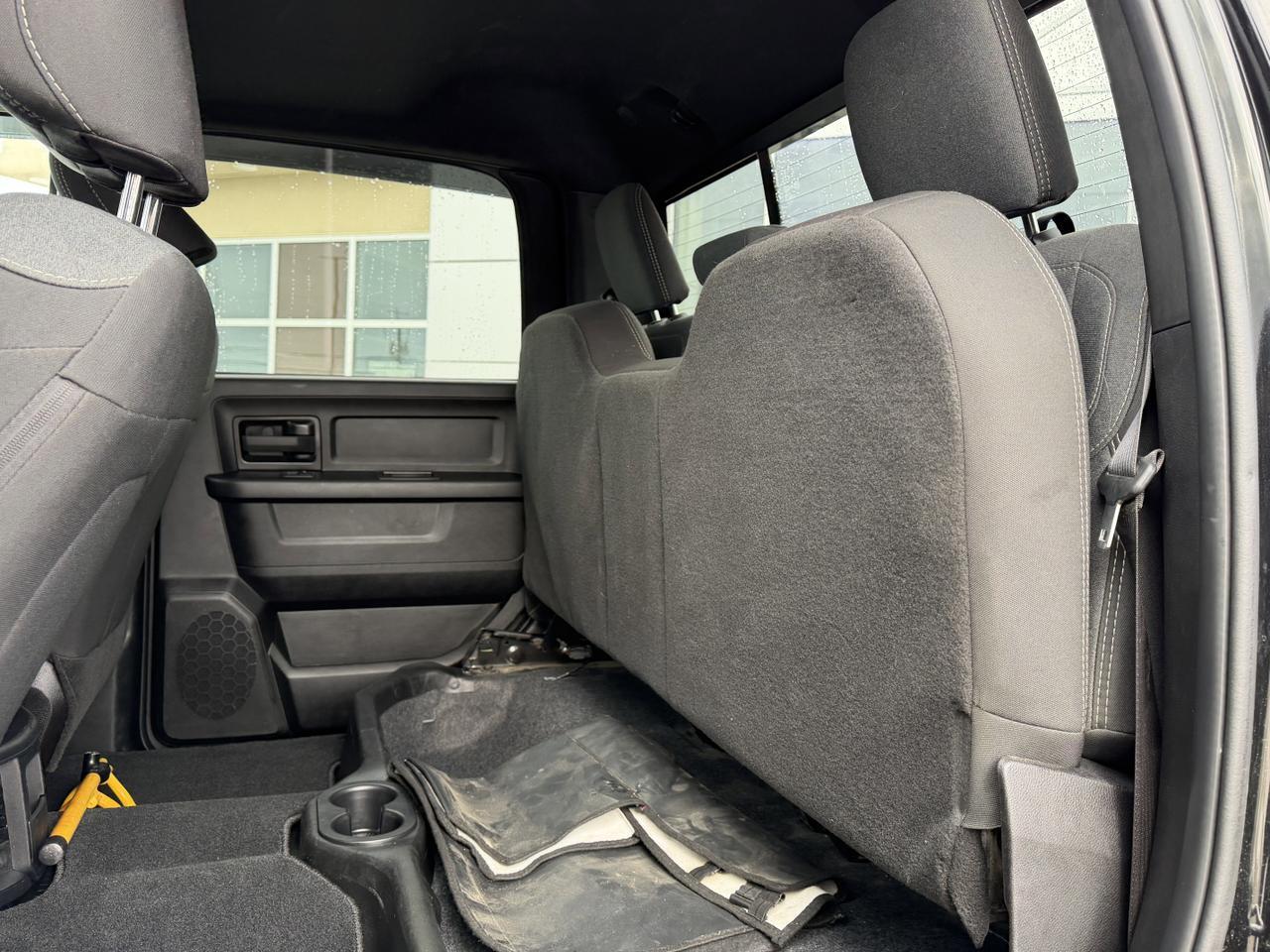 2024 Ram 3500 Tradesman Crew Cab 4X4 | 6.7L Cummins | 5th Wheel | Tradesman Level 2 Equip Pkg Redwater AB