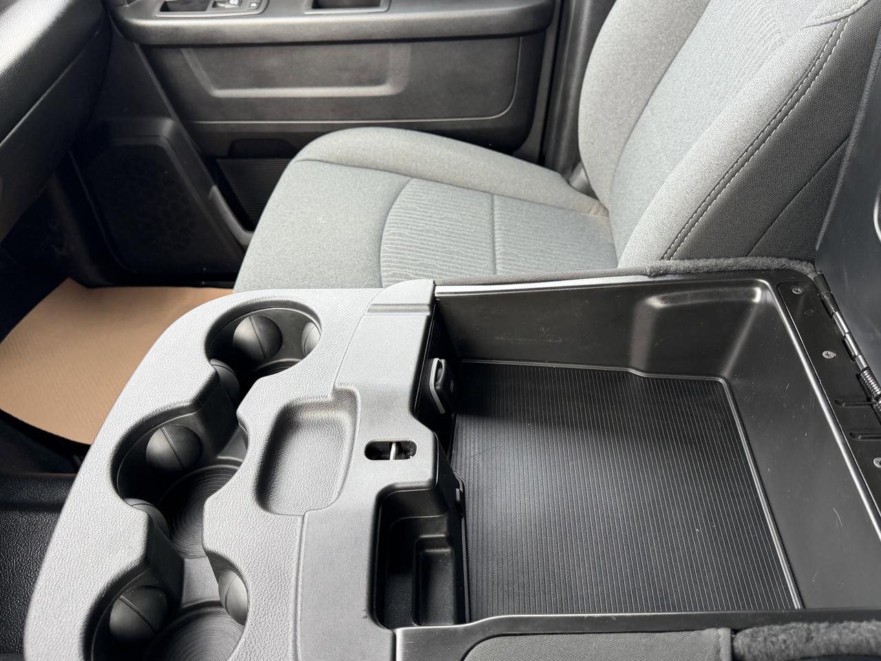 2024 Ram 3500 Tradesman Crew Cab 4X4 | 6.7L Cummins | 5th Wheel | Tradesman Level 2 Equip Pkg Redwater AB