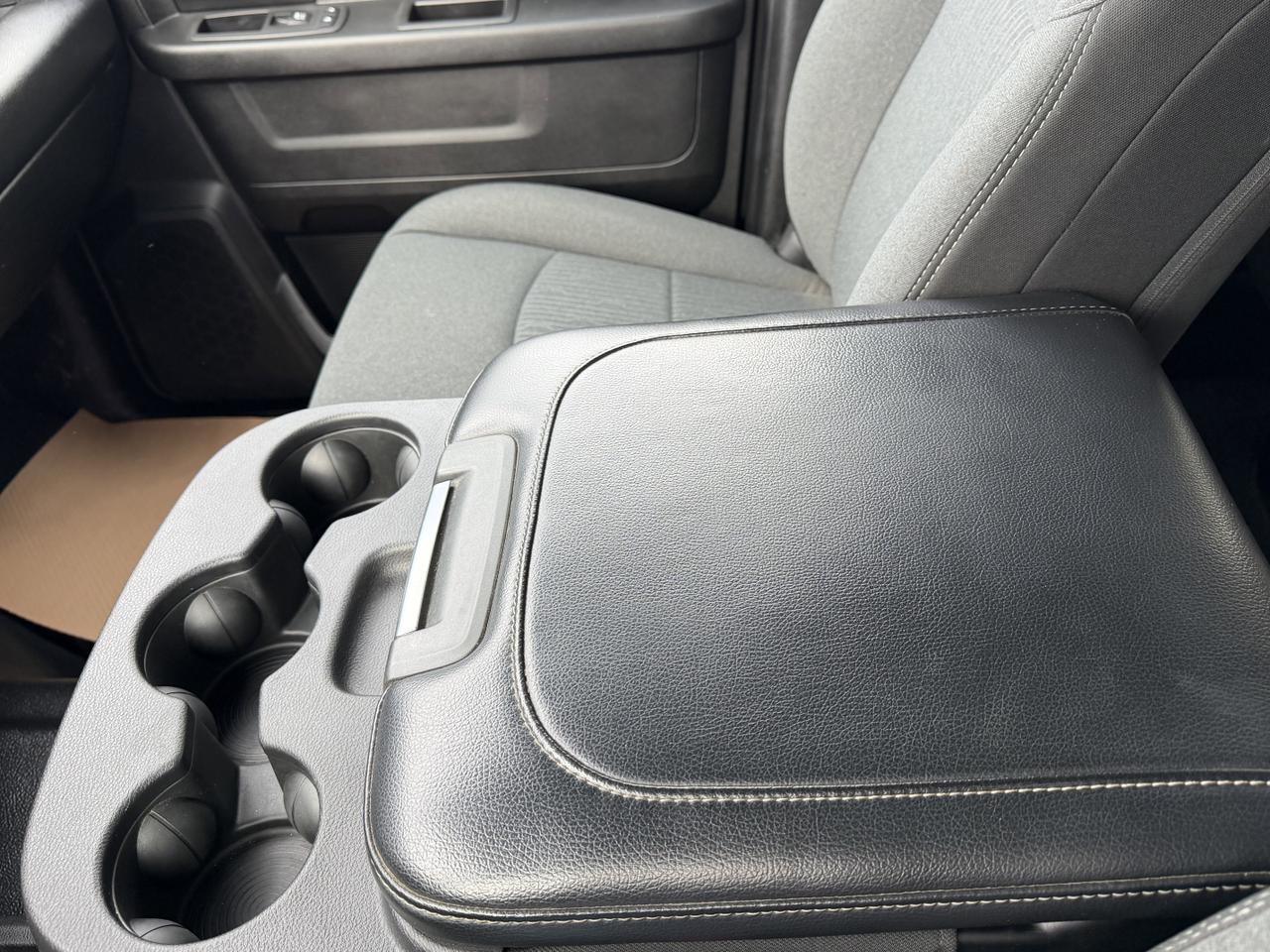 2024 Ram 3500 Tradesman Crew Cab 4X4 | 6.7L Cummins | 5th Wheel | Tradesman Level 2 Equip Pkg Redwater AB