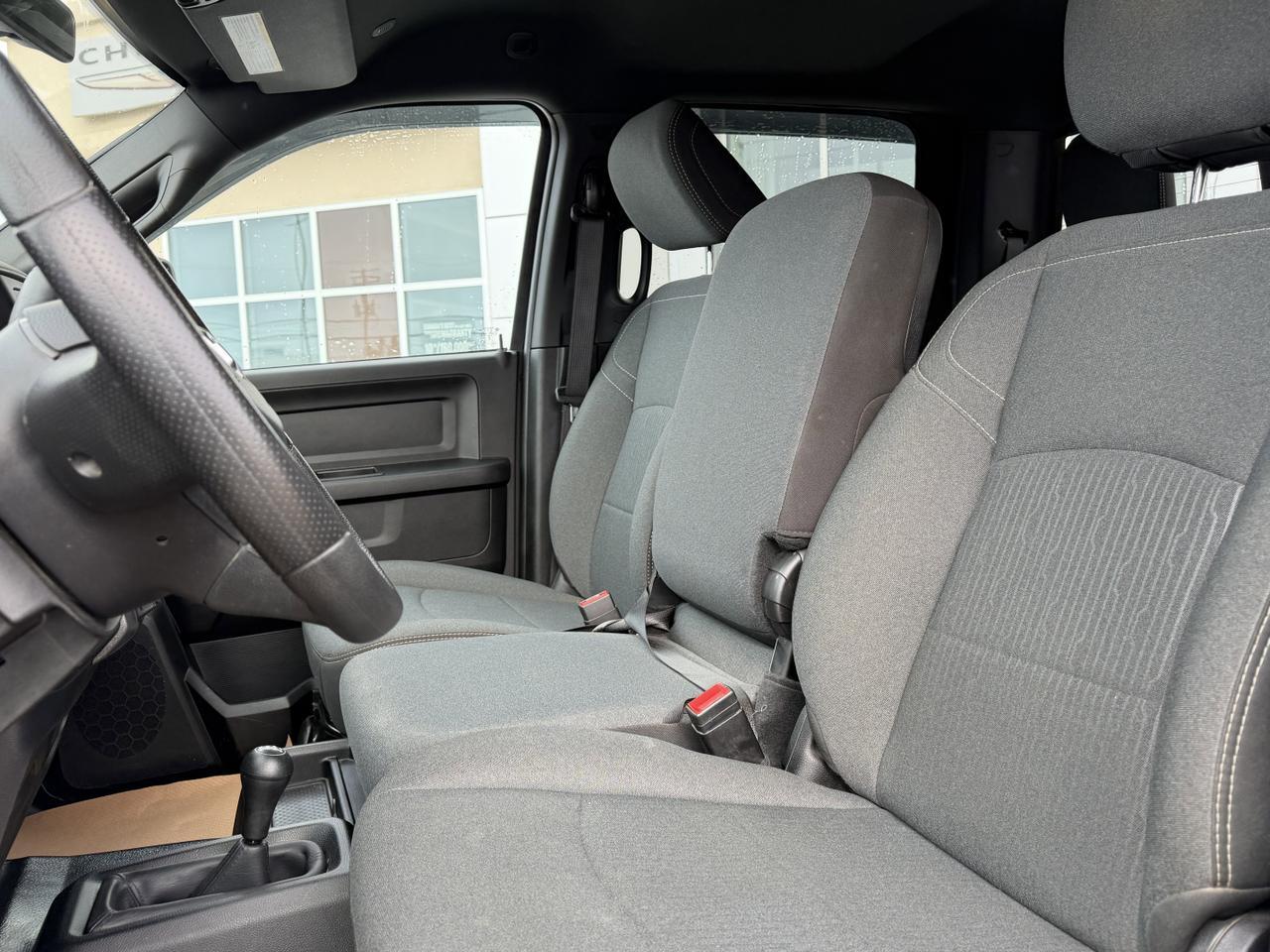 2024 Ram 3500 Tradesman Crew Cab 4X4 | 6.7L Cummins | 5th Wheel | Tradesman Level 2 Equip Pkg Redwater AB