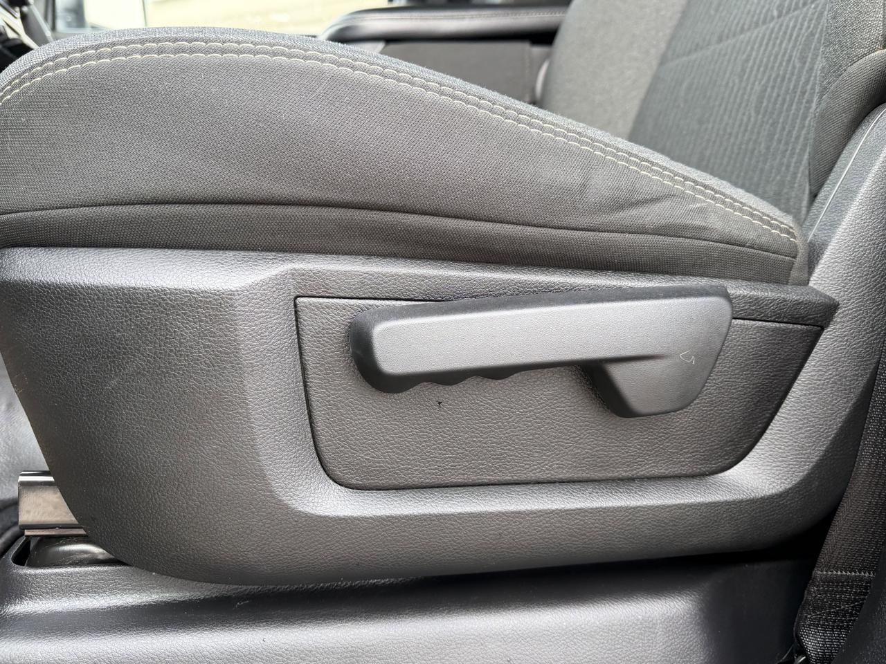 2024 Ram 3500 Tradesman Crew Cab 4X4 | 6.7L Cummins | 5th Wheel | Tradesman Level 2 Equip Pkg Redwater AB