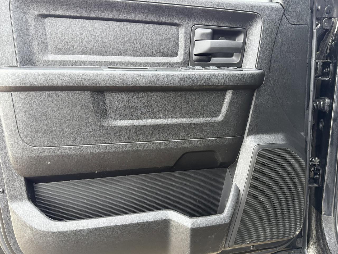 2024 Ram 3500 Tradesman Crew Cab 4X4 | 6.7L Cummins | 5th Wheel | Tradesman Level 2 Equip Pkg Redwater AB