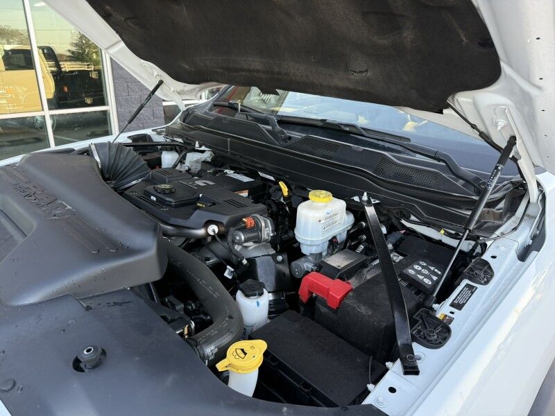 2024 Ram 5500 4x4 Diesel Flatbed 22k mi's Tradesman Collinsville OK