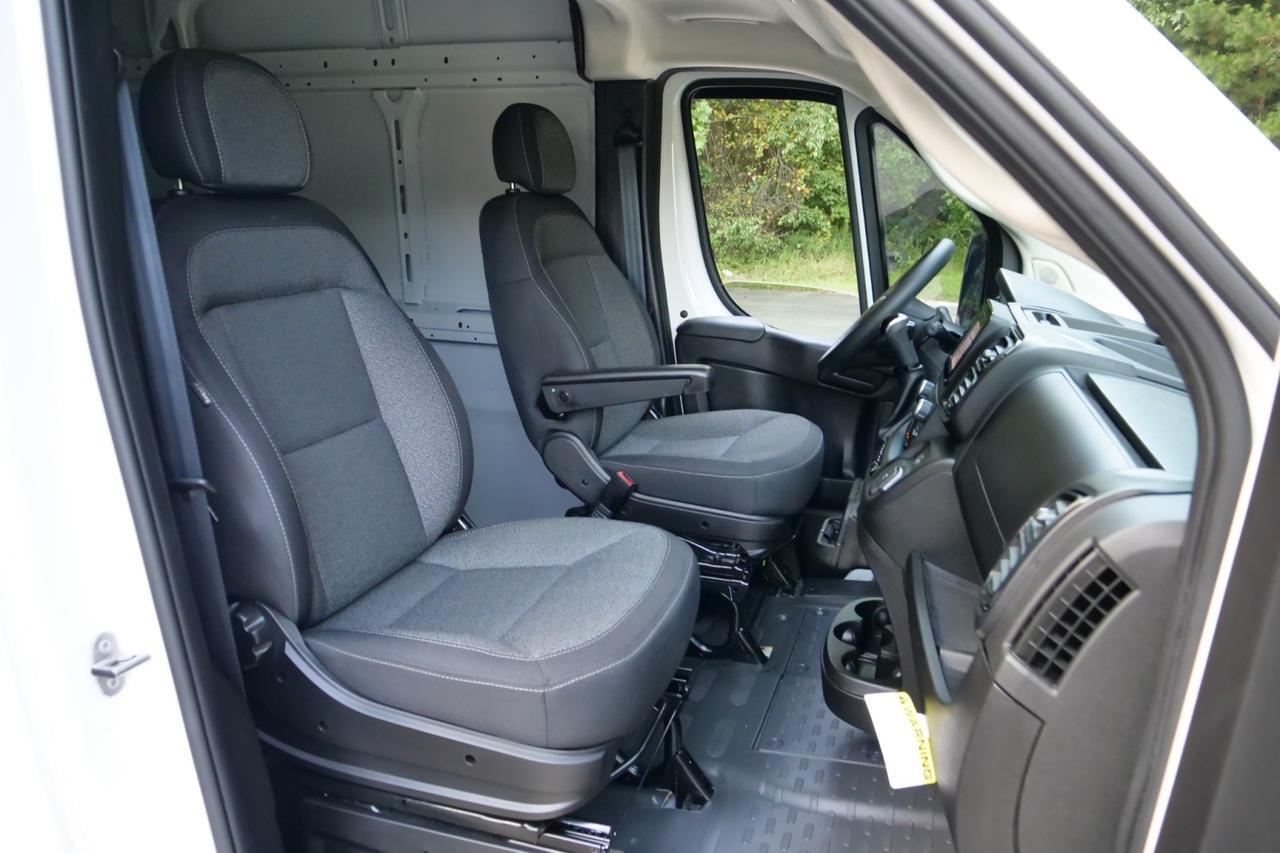2024 Ram ProMaster 2500 Tradesman / Cargo Van / High Roof / 3.6L V6! High Point NC