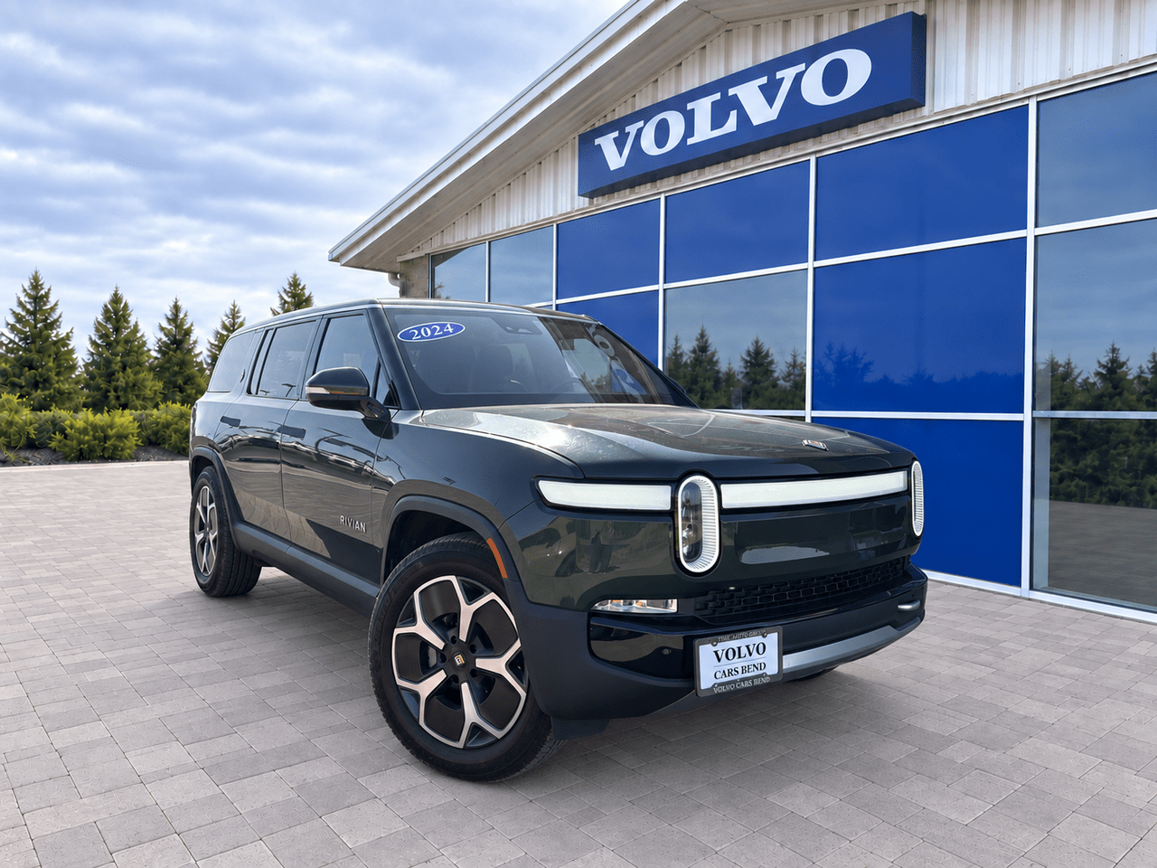 2024 Rivian R1S