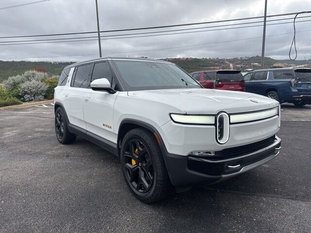 2024 Rivian R1S Adventure