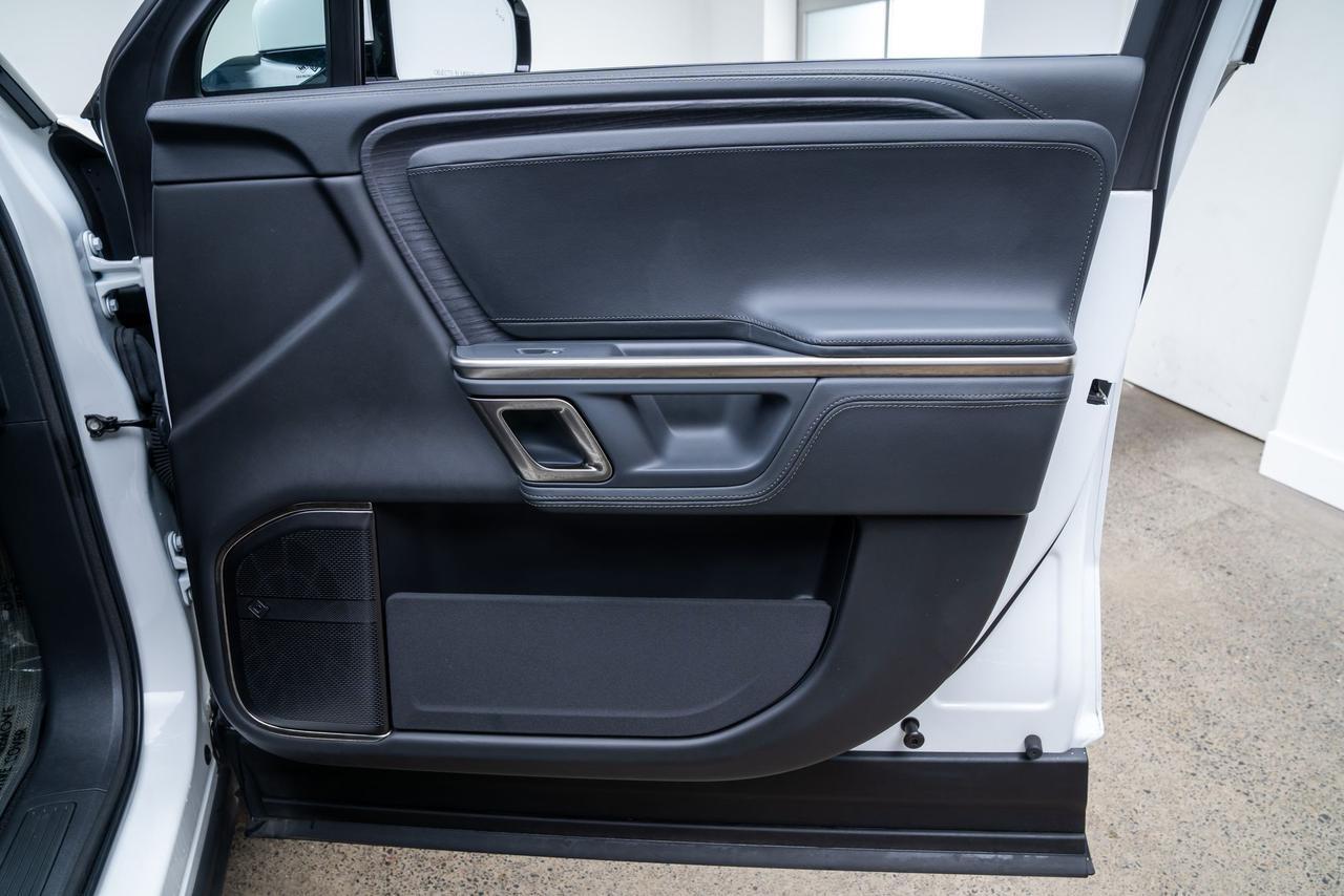 2024 Rivian R1S Adventure 1 Owner / Vented Seats / 3rd Row Seats Portland OR