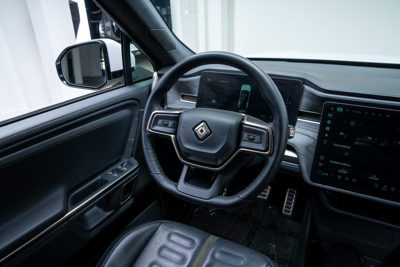 2024 Rivian R1S Adventure 1 Owner / Vented Seats / 3rd Row Seats Portland OR