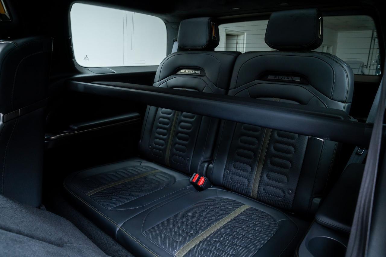 2024 Rivian R1S Adventure 1 Owner / Vented Seats / 3rd Row Seats Portland OR
