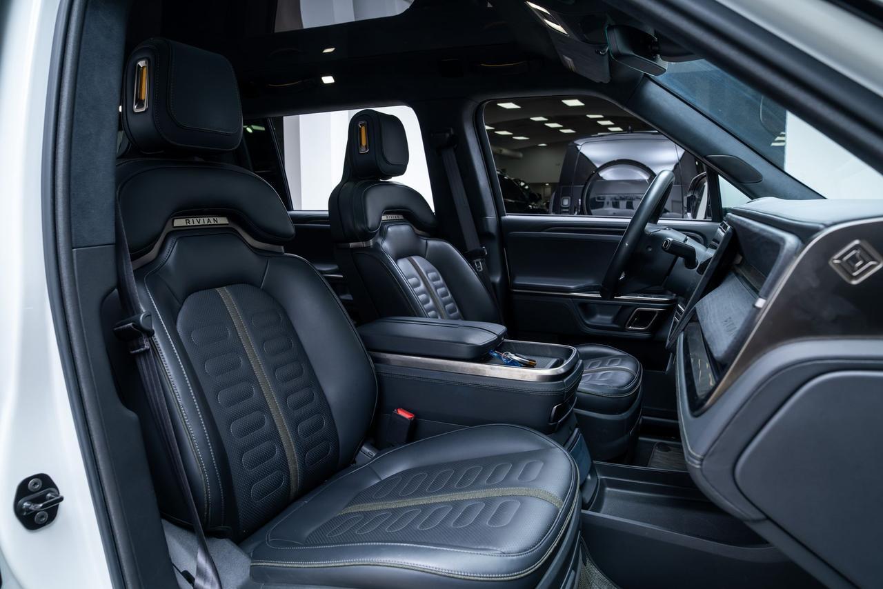 2024 Rivian R1S Adventure 1 Owner Vented Seats Portland OR
