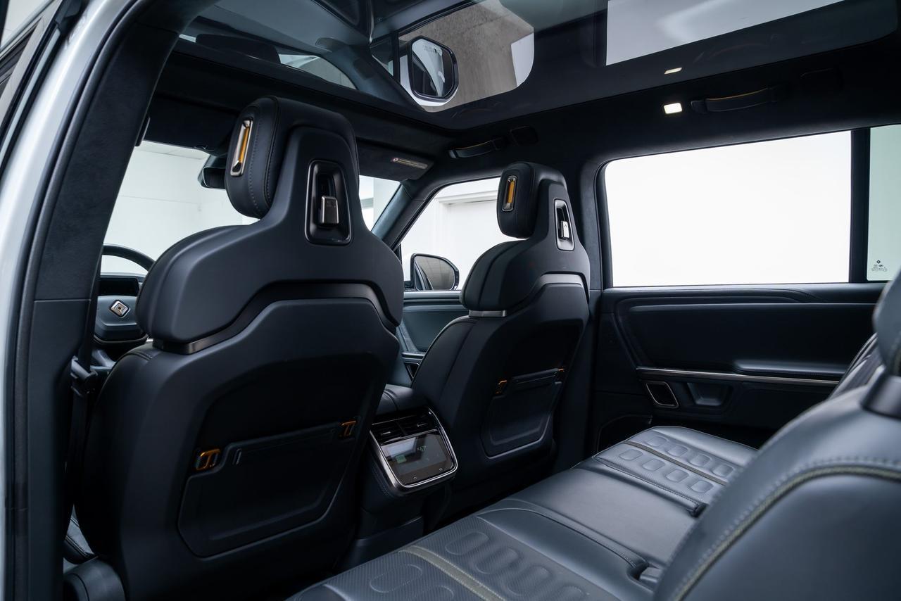 2024 Rivian R1S Adventure 1 Owner Vented Seats Portland OR