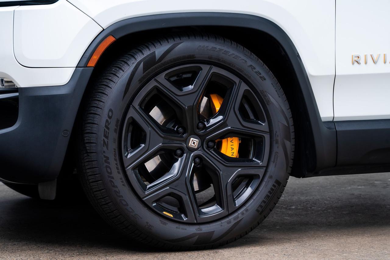 2024 Rivian R1S Adventure 1 Owner Vented Seats Portland OR