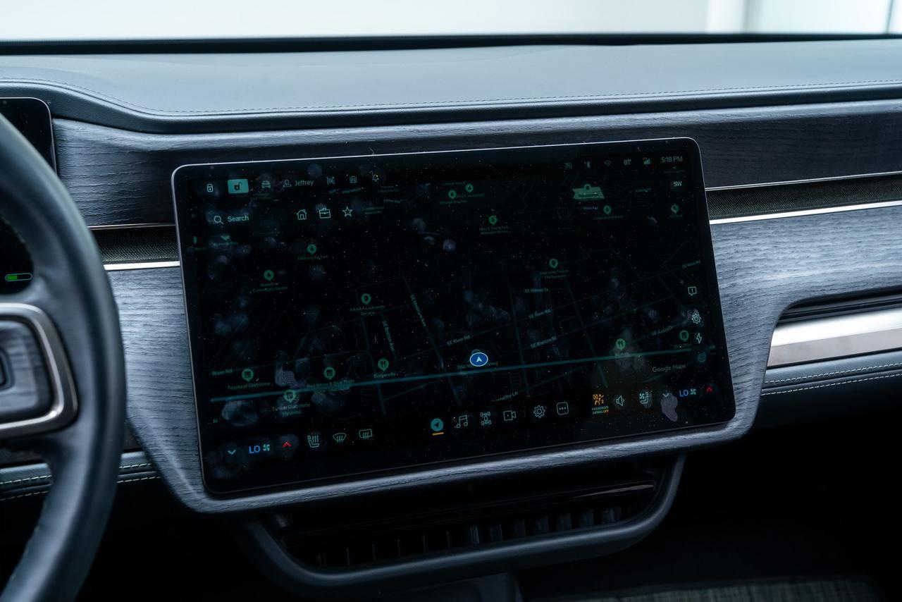 2024 Rivian R1S Adventure 1 Owner Vented Seats Portland OR