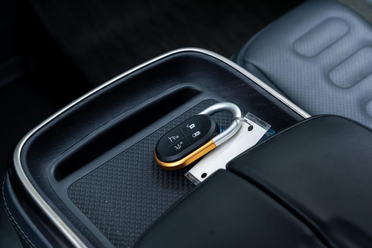 2024 Rivian R1S Adventure 1 Owner Vented Seats Portland OR